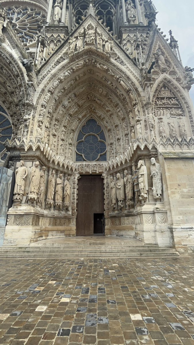 Hassanehilal's tweet photo. La cathédrale Notre-Dame de Reims. Chef-d’œuvre du gothique rayonnant.
Une église et a lieu touristique à voir absolument.
#Reims #reimstourisme https://t.co/VoFioS55HQ