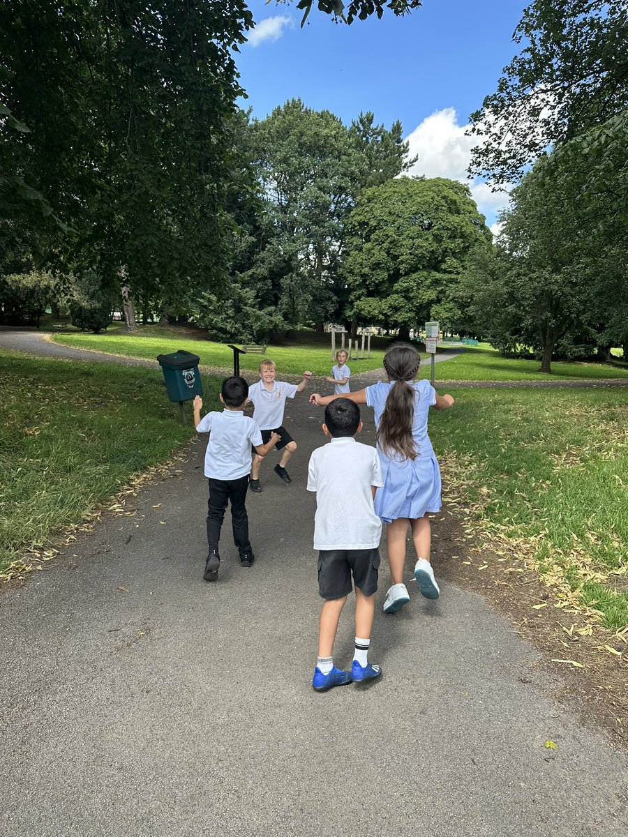 stjosephskly's tweet photo. Apple are exploring their local area in preparation for map drawings… followed by a play in the park to enjoying the sunshine ☀️ #AppleClass #SJKGeography https://t.co/89rsMJ6tgx