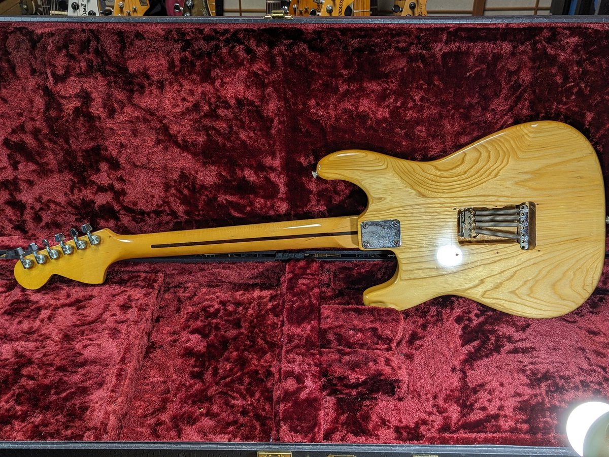kissy_web's tweet photo. M.N.G
EL MAYA SC-36DN
#japanvintage
#elmaya
#ロッコーマン
#エルマヤ
#guiters
#guiterist
#ギターマニア
#ギターコレクター https://t.co/JLXlbH8V6V