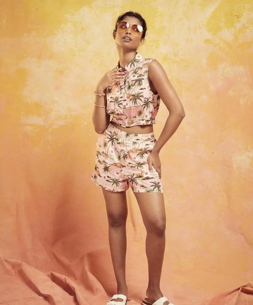 KirkgateCentre's tweet image. This co-ord is giving vacay vibes 🌴 Top £10 &amp;amp; Shorts £10 from @Primark #Primark #SummerFashion #CoOrd