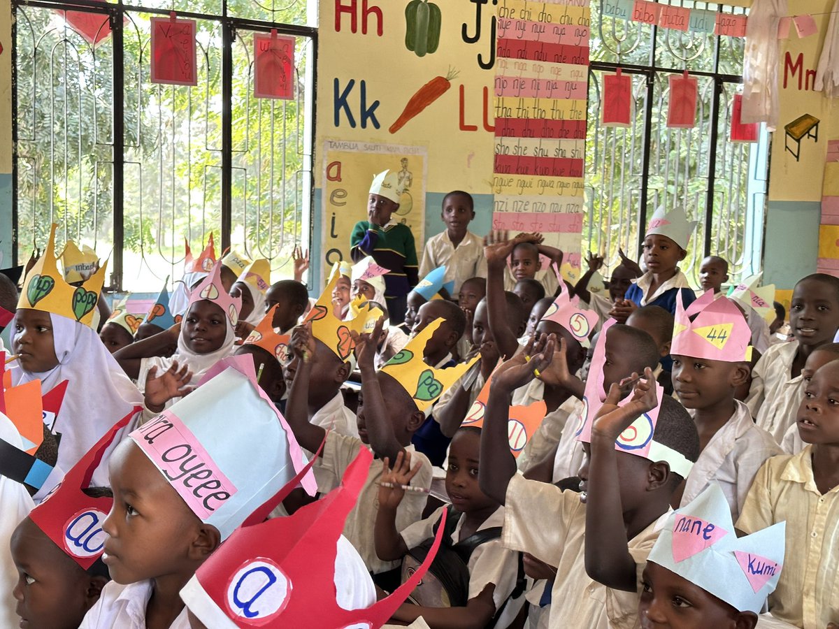 UKinTanzania's tweet photo. Tanga 📍

Today @AliciaH_1 &amp; @HelenGrantMP visited Manga Primary School 📚

Meeting dedicated teachers &amp; engaged students through our #ShuleBora program was truly inspiring 💡

The 🇬🇧 remains a committed &amp; long-standing partner in 🇹🇿 education 🤝

#RightsFreedomPotential https://t.co/pcjwKxSx8P