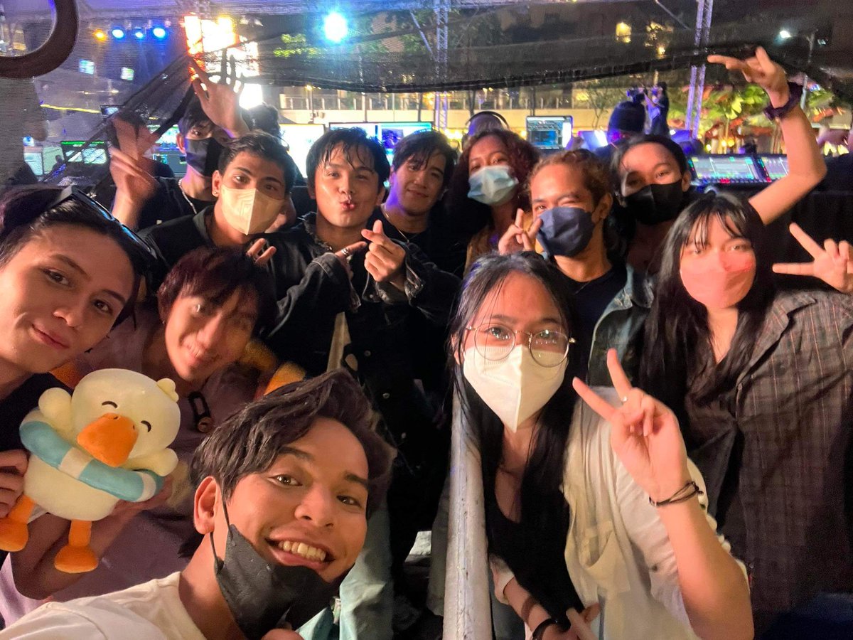 ajisvn's tweet photo. a special night to be cherished forever indeed !! 

1STONE ORAS SALUBONG
@1stoneOfficial #1stOne
#1stOnePreSingleRelease #1stOne_ORAS https://t.co/7EBN8reXmT