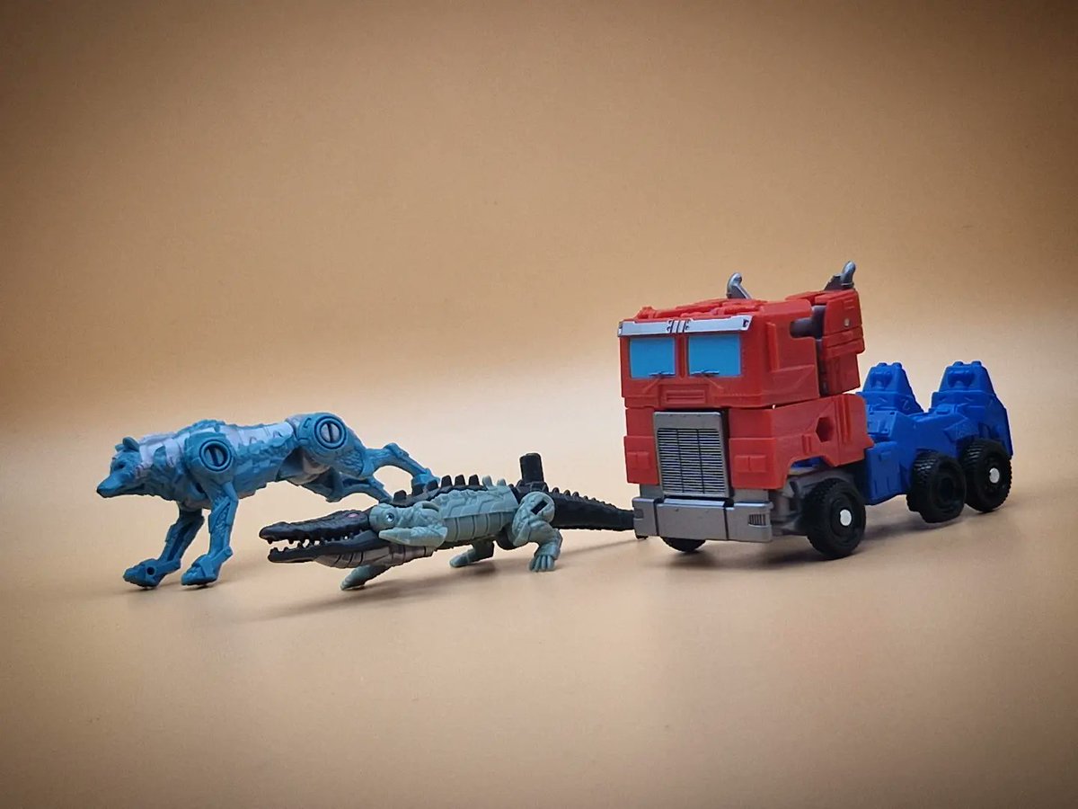 farblechar's tweet photo. Glockodile & Canisaw
#transformers #OptimusPrime #battlemasters #Autobots https://t.co/kFhzZAqw72