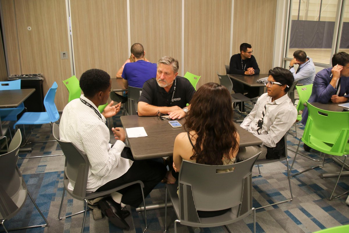 GrowthFactoryHQ's tweet photo. This year at GFX: Mentor Sprint

The @sacstatecarlsen and @startupsac are back again this year bringing together startup founders with investors and mentors for fun, fast paced conversations and connections. Interested in participating as a mentor or fo... https://t.co/CXX4ZblPys https://t.co/Ib65RHidRh