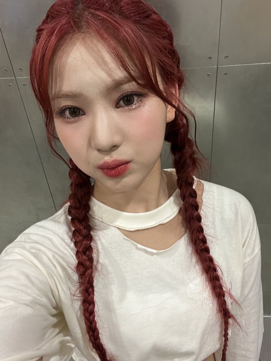 The happiest Meowie Isa! 🌸💖🐱