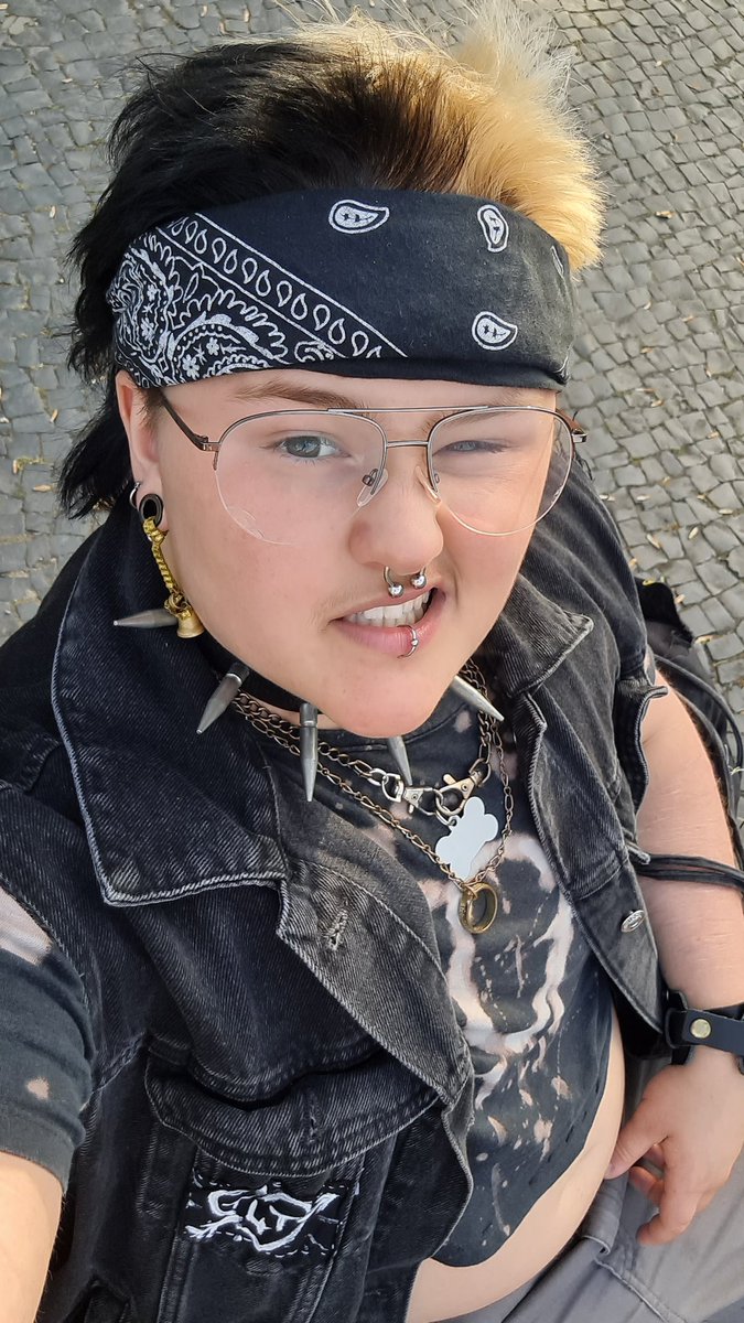 kiddosucks's tweet photo. someone said #GOselfieday ??? https://t.co/c2hB8XppJl
