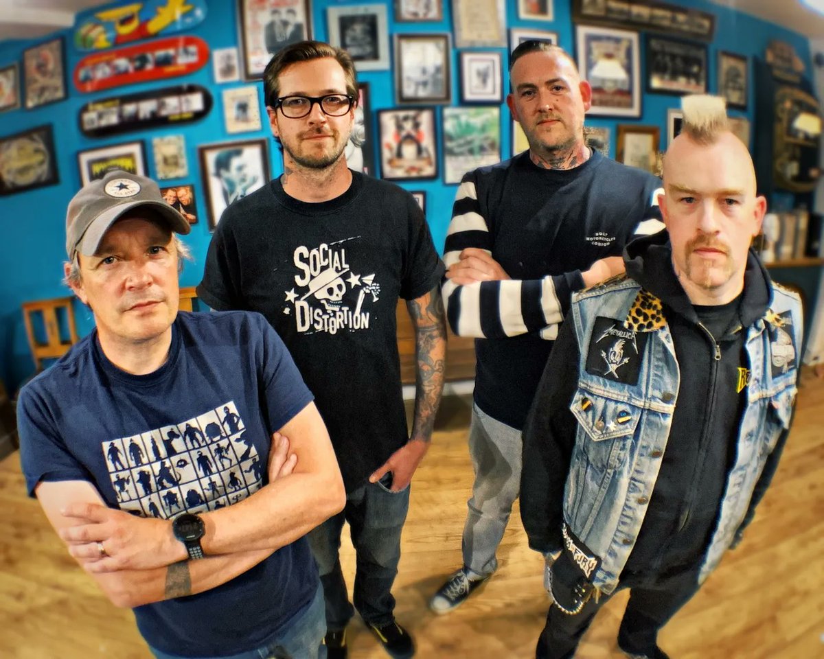 The Castle & Falcon tweet media