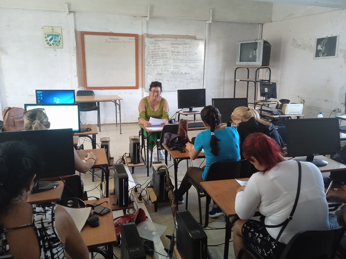 En #CabaiguánEduca se desarrolla la reunión preparatoria para bibliotecarias escolares #CubaMined #BibliotecariasEscolares