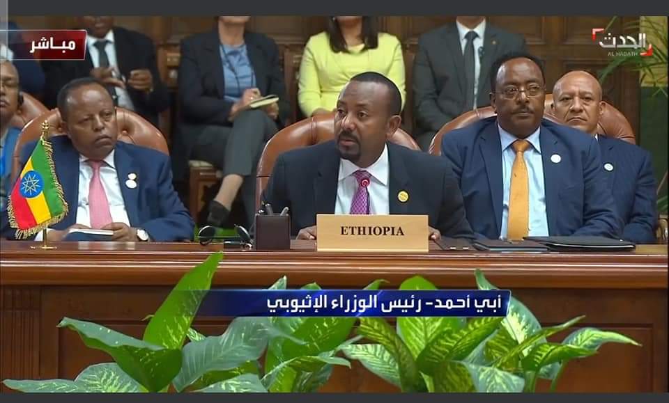 كل هؤلاء المجتمعين تدهور اقتصادهم بلدانهم وجاعوا بسبب #حرب_السودان
جميعهم معتمدين على السودان (سواء تهريب او تجارة حدودية مشكوك في أمرها) 
وقمتهم لا تعني لنا شيئا لانهم لا يملكون ما يعين السودان
#قمة_دول_جوار_السودان
#قمة_القاهرة