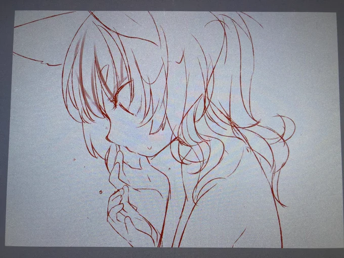 絵を描く感覚忘れてるからYouTubeで適当なミックスリスト流して描いてた  4分とかで次の曲流れてくから無理w
