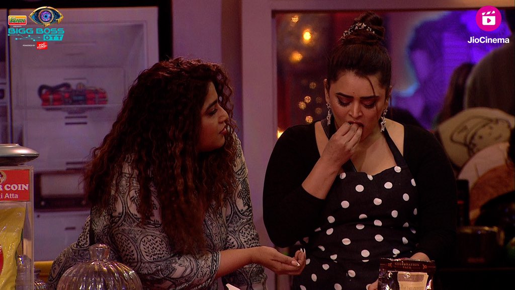 ‘Mumbai ki Rani’ Malishka is here! Kya gharwale bach payenge iss awaaz aur andaaz se? Keep watching #BBOTT2 24 hours live feed on #JioCinema for free! jiocinema.onelink.me/fRhd/vmm7lnpg #BBOTT2 #BBOTT2onJioCinema #BiggBossOTT2 #RJMalishka @mymalishka