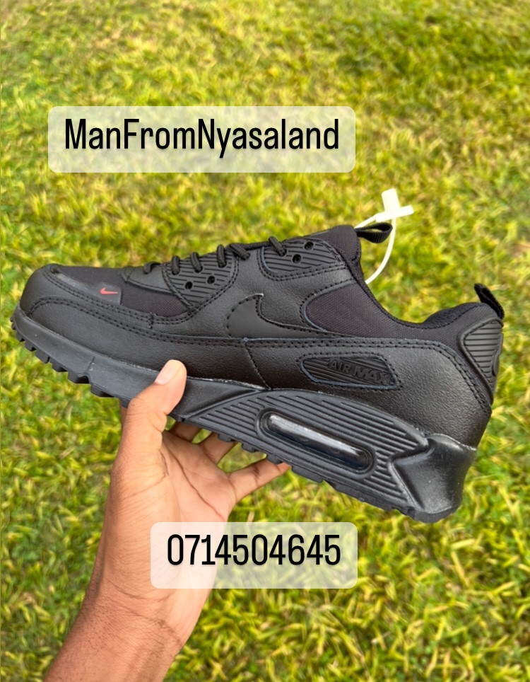 SneakersPlug_'s tweet photo. Wasup guys..l am selling these sneakers 
🏷 USD35 each
👟All sizes available 
📍Mutare
📞📲 0714504645
📦🚚Nationwide delivery at an extra fee

Kindly retweet🙏🙏 https://t.co/B87ZGHN2kh