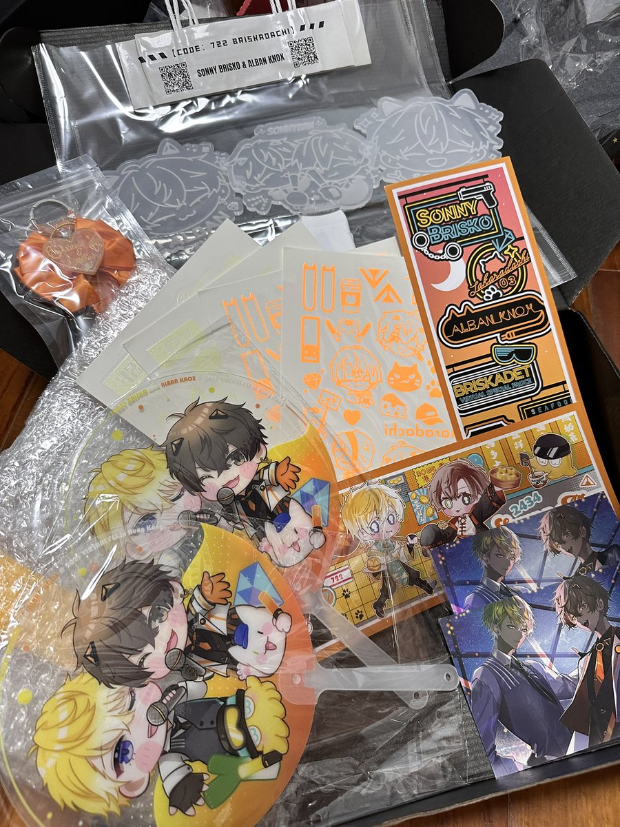 wafaykuaimeow's tweet photo. 收到了！！
實物超讚的！💛🧡💛🧡💛🧡
#722BRISKADACHI_HK https://t.co/eoVpmRSXLR