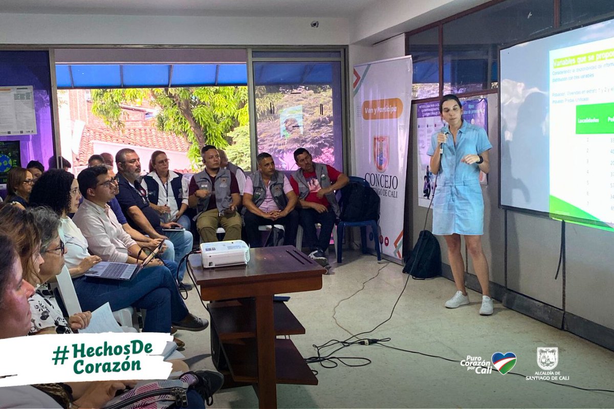 DAPDCali's tweet photo. 📢 ¡Cali se transforma con #CaliDistrito! 💼✅ Estamos en la socialización del proyecto presentado al Concejo Distrital, exponiendo las 7 localidades propuestas desde Planeación. Acompañamos al Concejo, resolviendo inquietudes sobre el Proyecto de Acuerdo 217/2023. 🏙️🌟 https://t.co/MyEAOOmHUn