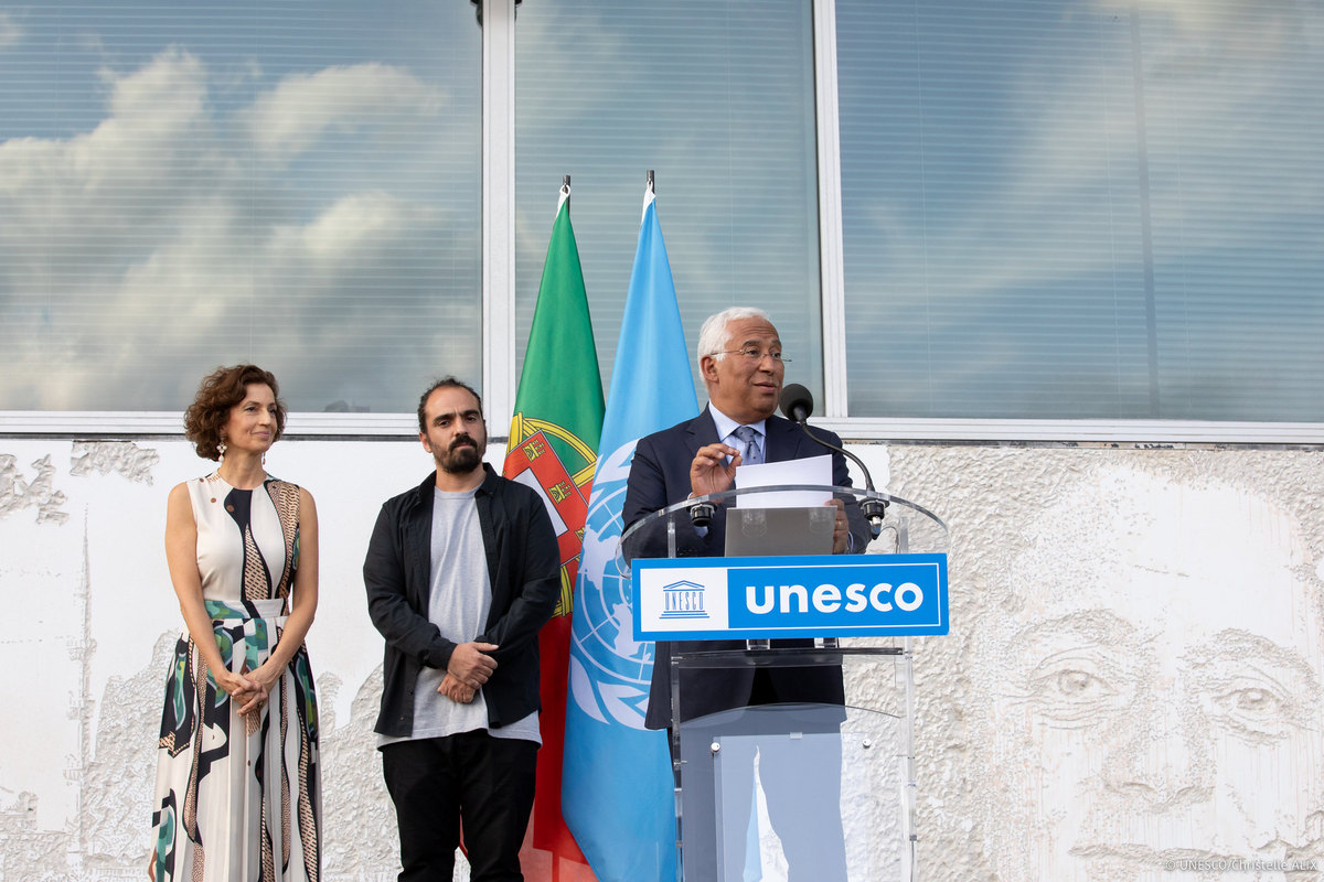UNESCO's tweet image. Discover @UNESCO's newest artwork by @vhils1, unveiled this week by @AAzoulay and @antoniocostapm.

This masterpiece pays tribute to Ellen Wilkinson, the president of UNESCO’s first ever Conference, and our commitment to safeguard our common heritage.

on.unesco.org/44HveAN