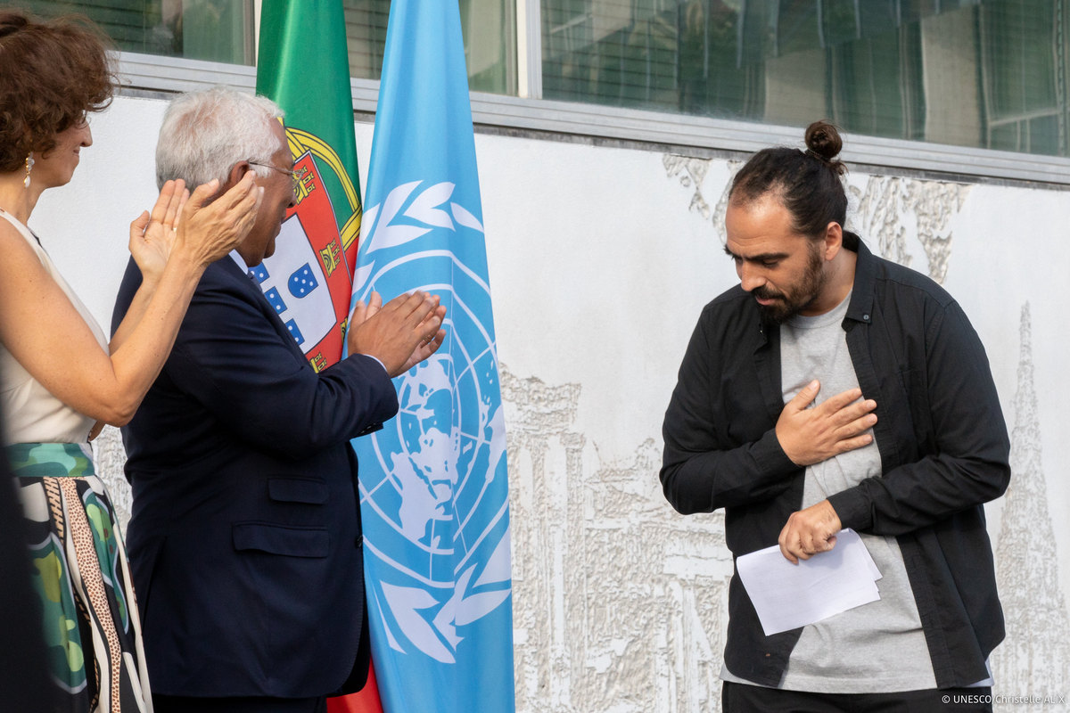 UNESCO's tweet image. Discover @UNESCO's newest artwork by @vhils1, unveiled this week by @AAzoulay and @antoniocostapm.

This masterpiece pays tribute to Ellen Wilkinson, the president of UNESCO’s first ever Conference, and our commitment to safeguard our common heritage.

on.unesco.org/44HveAN