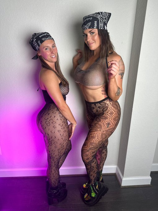 2 pic. OMG my collab with @mommysfuntime was so fun!! You guys do not want to miss this!!! Link to watch