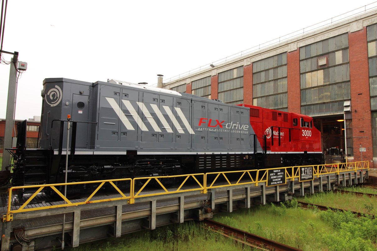 im_mining's tweet photo. Vale and Wabtec have signed a decarbonisation deal that includes an order for three of Wabtec’s FLXdrive battery locos and a collaboration to test ammonia as a potential clean, alternative to diesel fuel | https://t.co/Y4Xe8jhFle @valeglobal @WabtecCorp #FLXdrive #ammoniapower https://t.co/VITjtxwodh