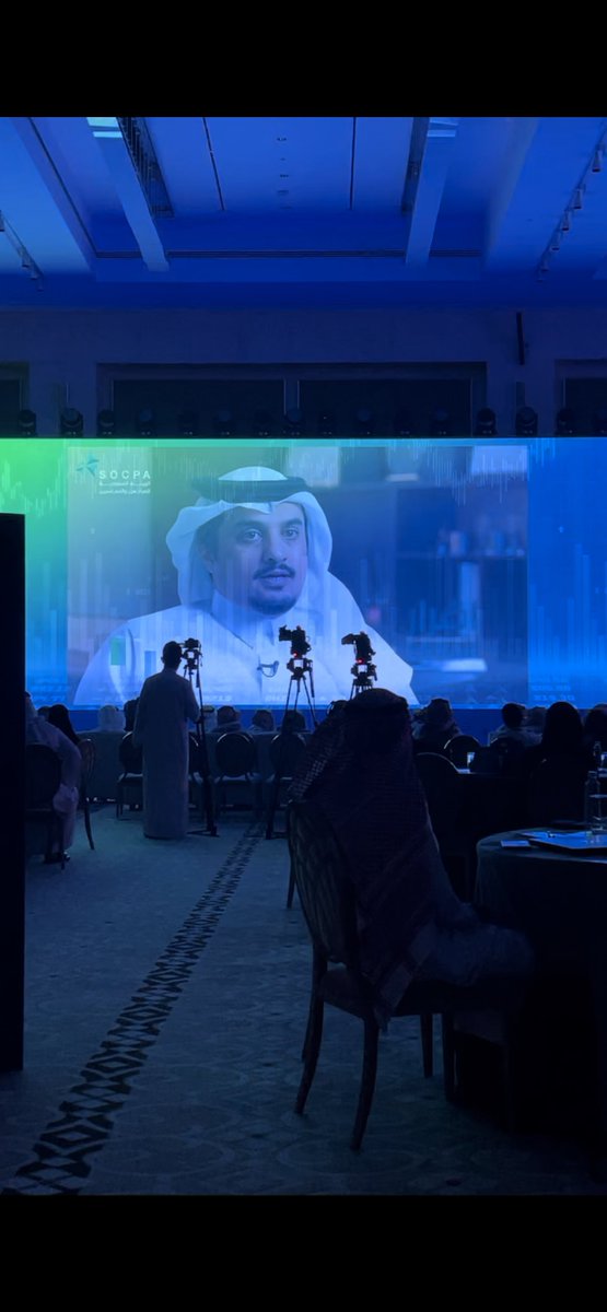 فخورين كفريق عمل في <a href="/EGRAR_SA/">منصة اقرار</a> برئيسنا التنفيذي  <a href="/ALSHAHRANI_S_S/">سعيد بن سعد الشهراني</a> الاستاذ سعيد الشهراني، ونسعد بأن نكون من الشركات الرائدة في مجال المحاسبة ونسعى لمزيدًا من التقدم