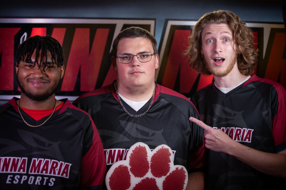 AMCAT_esports's tweet photo. Red Jacket High School representing at Anna Maria! Incoming freshmen @Durag_Jahh and @im_am_BOK join rising junior @atwood_r6 https://t.co/qJMGJeM8yc