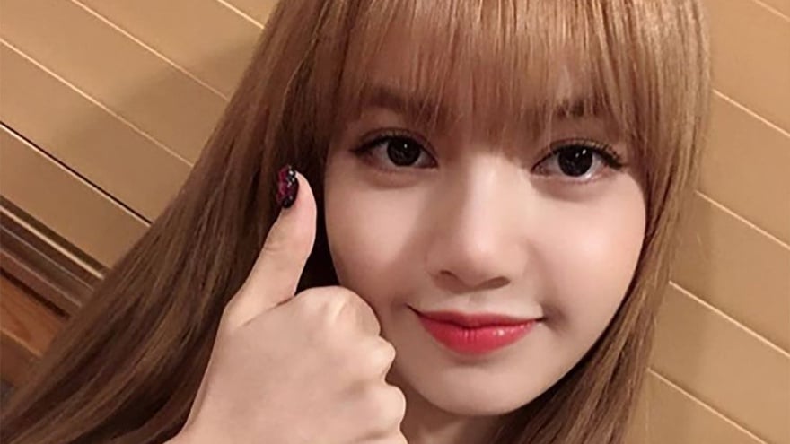 karin9712's tweet photo. ALWAYS WITH YOU LISA
#lisa #lalisa #lalisamanoban https://t.co/ZEXTRGlxoI