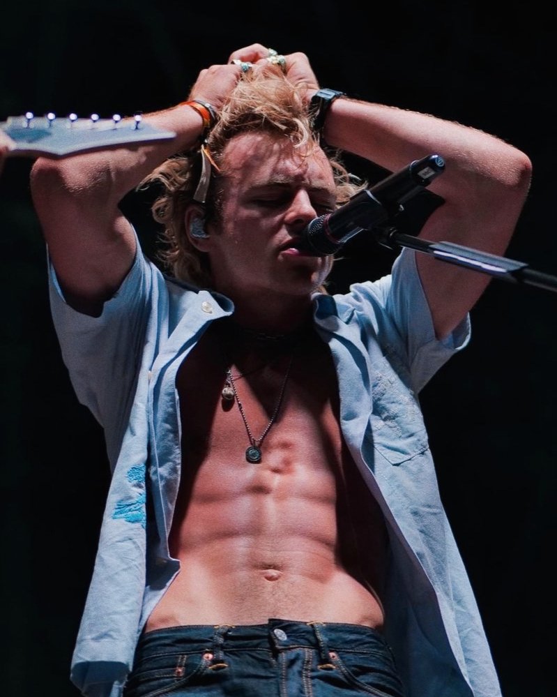 Ross Lynch Portugal on Twitter: "📸 @RossLynch performing during