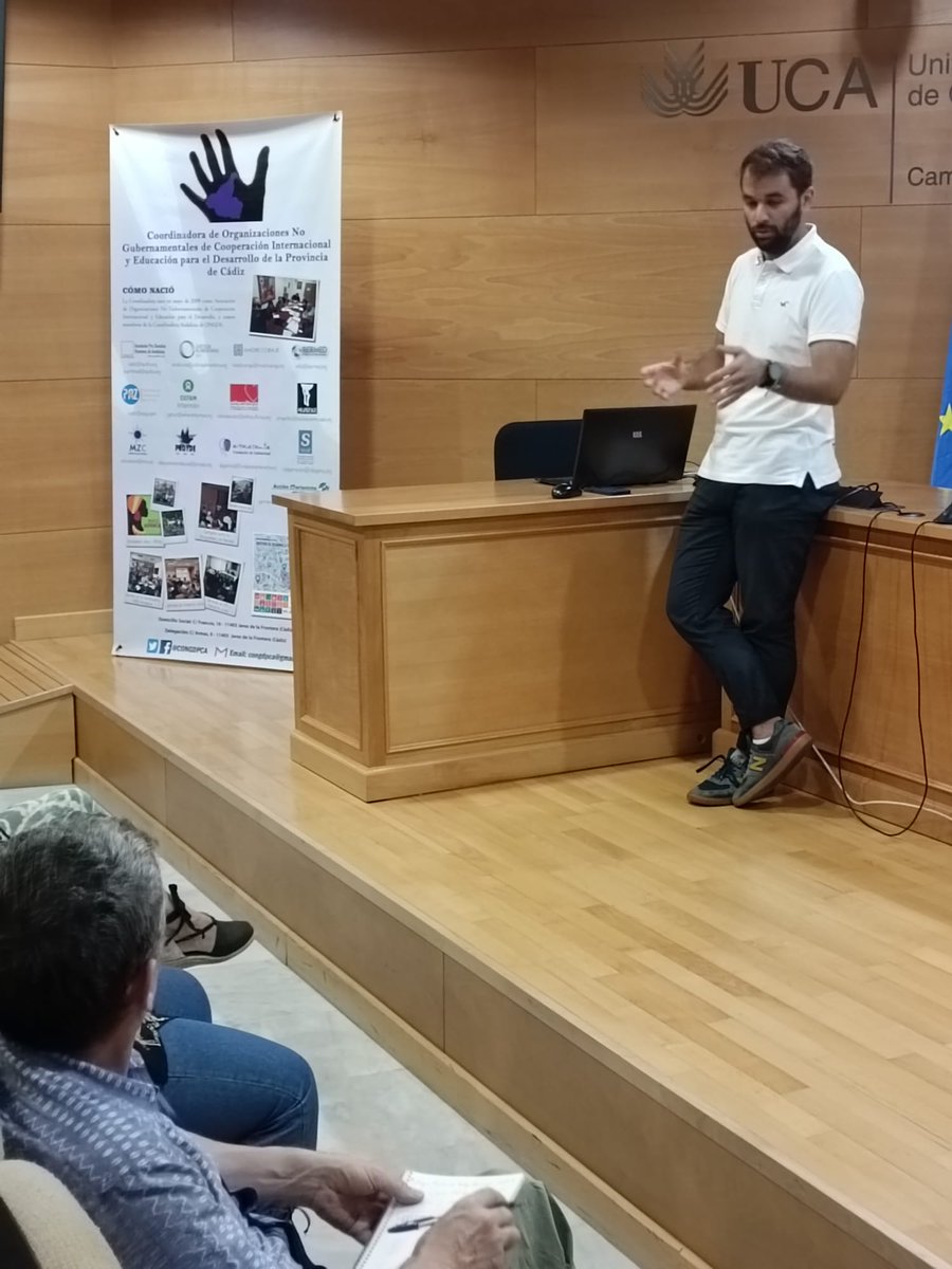 AS_ONGD's tweet image. En plena formación sobre cumplimiento normativo para ONG de la mano del Prof. @enriquemesa_ de la @LoyolaAnd, en el marco del encuentro &quot;Un Futuro en Común tras el 23j&quot; que tiene lugar hoy en la @univcadiz
en Jerez.

#NosVaelFuturoenEllo