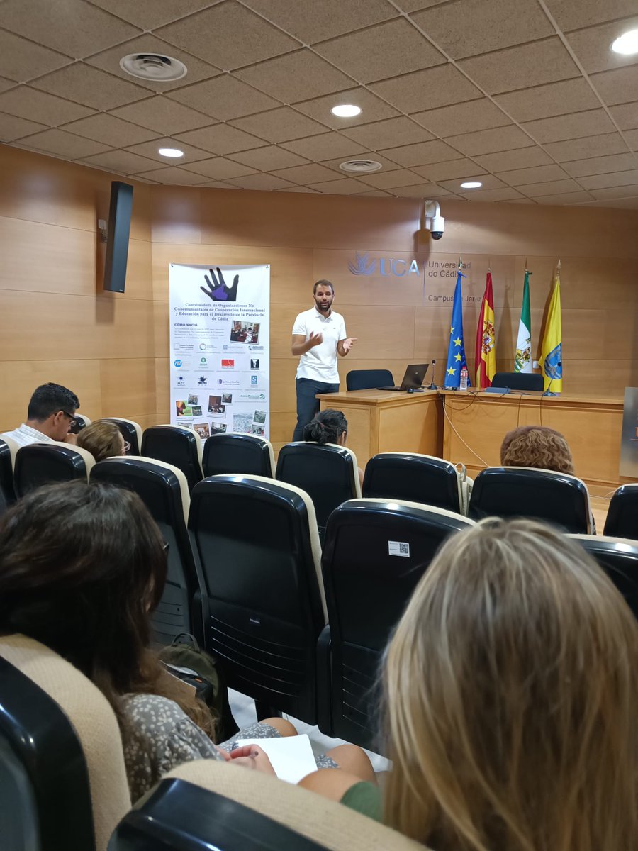 AS_ONGD's tweet image. En plena formación sobre cumplimiento normativo para ONG de la mano del Prof. @enriquemesa_ de la @LoyolaAnd, en el marco del encuentro &quot;Un Futuro en Común tras el 23j&quot; que tiene lugar hoy en la @univcadiz
en Jerez.

#NosVaelFuturoenEllo