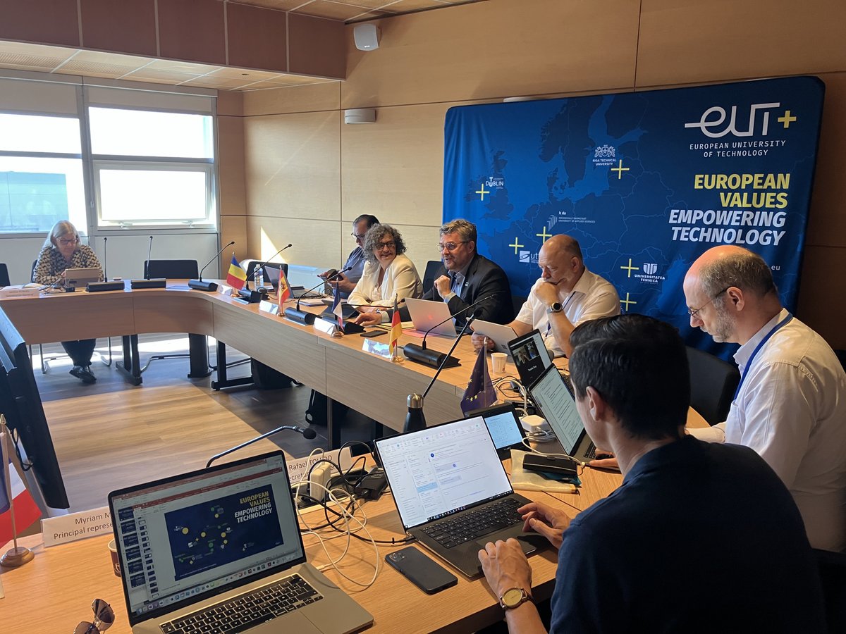 JGuyTroyes10's tweet photo. 📸Dans la suite de la Troyes Week EUt+ 🇪🇺 , le Rectors Board de l’Alliance EUt+ a débuté ce matin à 9 heures à l’@UTTroyes.
#TroyesWeek #EUTech #UTTroyes @EuropUnivTech @MaumyMyriam https://t.co/MEWd8w5fYq