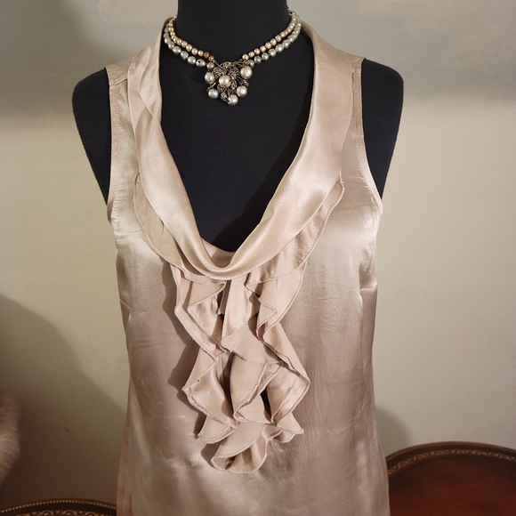 GoldNGoodLady's tweet photo. So good I had to share! Check out all the items I'm loving on @Poshmarkapp from @79Alanis #poshmark #fashion #style #shopmycloset #madengine #marisachristina: https://t.co/il3AWxaTwe https://t.co/E3Ph2mIgG9