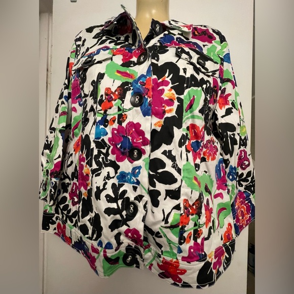 NancyQu0617513's tweet photo. So good I had to share! Check out all the items I'm loving on @Poshmarkapp from @SparkleInMyEyes #poshmark #fashion #style #shopmycloset #spartelle: https://t.co/3tdzul5rwv https://t.co/j2Jafd36lB