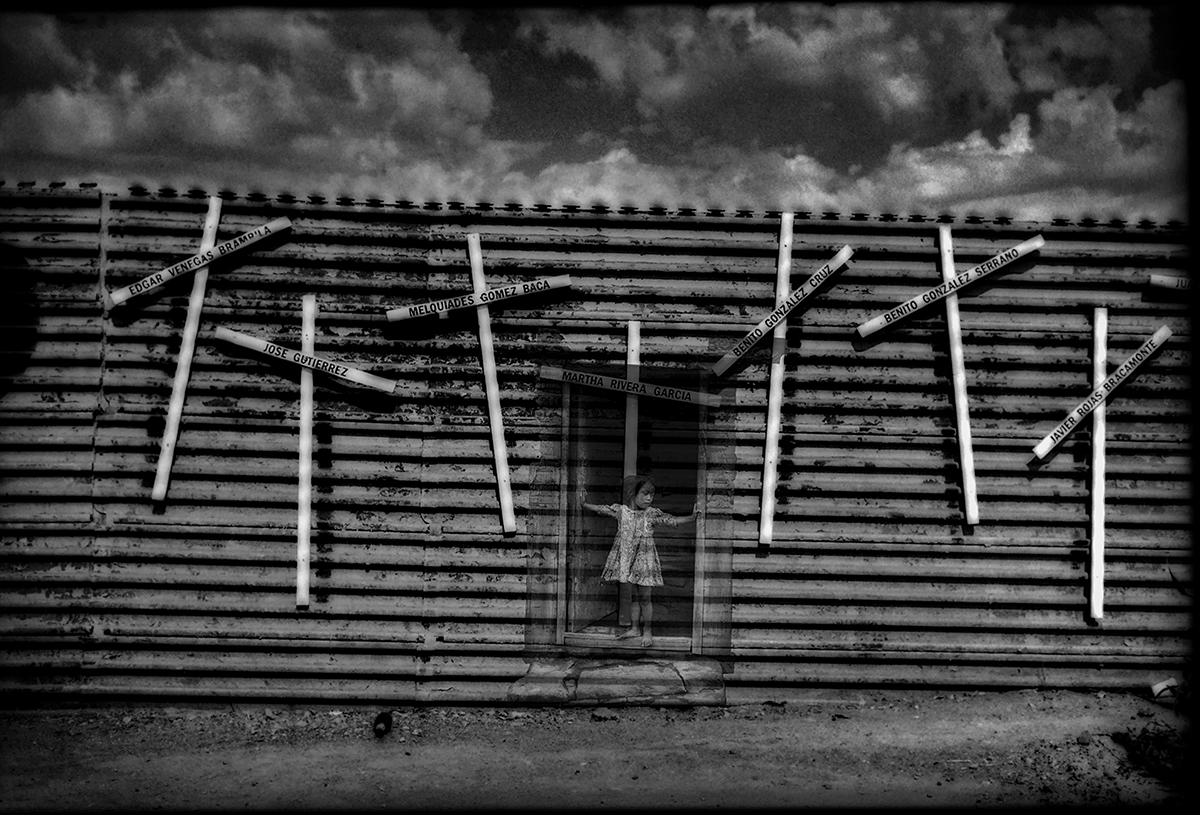 jameswdelano's tweet photo. From Not AI Series:
Portal. US/Mexico Border.
#notAI #multiimage #multipleimage #photography #Mexico #USMexico #border #portal #migration #borders #threshold https://t.co/4dBbH0fLrh