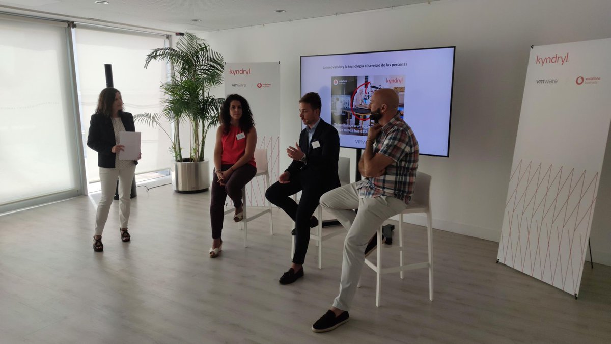 En un encuentro organizado por <a href="/Kyndryl/">Kyndryl</a>, <a href="/vodafone_es/">Vodafone España</a> y <a href="/vmware_es/">VMware_ES</a>, se exploraron los retos y ventajas de abordar con los socios adecuados una estrategia de #multicloud híbrida, y se analizaron los aspectos legales de la nube privada y la nube soberana. bit.ly/3NIpOP6