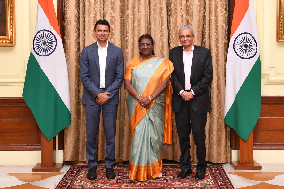 FLAMEUniversity's tweet photo. FLAME University President Nemish Shah and Governing Body Member Krutarth Shah had the honor of meeting Hon'ble President Smt. Droupadi Murmu as part of a distinguished delegation contributing to the higher education landscape of India. A proud moment for FLAME University! https://t.co/2NX2sVd0G3
