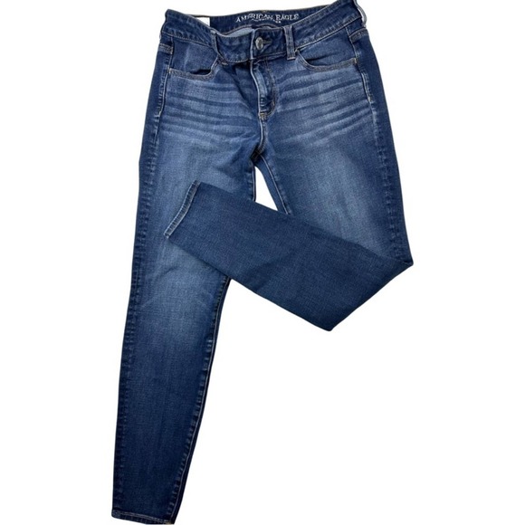 KikiRetail's tweet photo. So good I had to share! Check out all the items I'm loving on @Poshmarkapp from @linaberkes #poshmark #fashion #style #shopmycloset #americaneagleoutfitters #jimmychoo #anthropologie: https://t.co/aYt7eKkvwB https://t.co/blhOW1sVjY