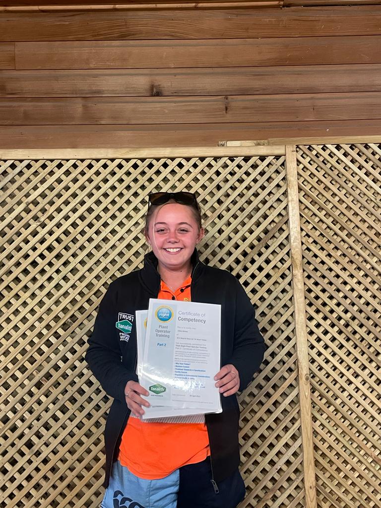 BondTimber's tweet image. Congratulations to Chloe who just earned her Treat Right Plant Operator Training Part 2 certification - We believe she is one of the youngest individuals to be awarded this! We couldn&apos;t be more proud of her for all her hard work and dedication🎉#PlantOperator #bondtimber