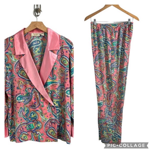 glimpseofglam's tweet photo. So good I had to share! Check out all the items I'm loving on @Poshmarkapp from @ThriftyNavyMom #poshmark #fashion #style #shopmycloset #pictionary #victoriassecret #madewell: https://t.co/sudjMTWm9i https://t.co/RadoqbEhwh