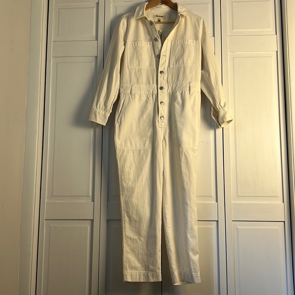 glimpseofglam's tweet photo. So good I had to share! Check out all the items I'm loving on @Poshmarkapp from @ThriftyNavyMom #poshmark #fashion #style #shopmycloset #pictionary #victoriassecret #madewell: https://t.co/sudjMTWm9i https://t.co/RadoqbEhwh