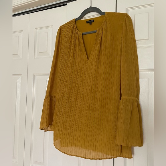Jenndfly's tweet photo. So good I had to share! Check out all the items I'm loving on @Poshmarkapp from @SweetLadyTai @misty24564609 #poshmark #fashion #style #shopmycloset #forever21 #massimodutti: https://t.co/86JA1sGEqe https://t.co/qiDH8lg4yu