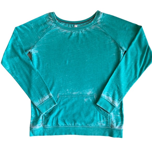 So good I had to share! Check out all the items I'm loving on <a href="/Poshmarkapp/">Poshmark</a> from <a href="/mariacastromars/">MARIA #SaveHannibal</a> #poshmark #fashion #style #shopmycloset #cottonemporium #canvasbacks #celebritypink: posh.mk/w0BmoNQbmBb