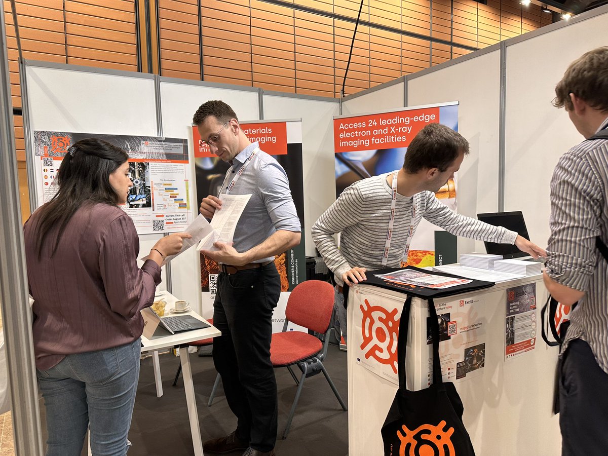 📢 Today is the last chance to stop by the @EXCITE_network booth #29 at @goldschmidt2023!! Don’t miss out on the opportunity to speak with two of our facility managers and advanced #microscopy experts Dr Markus Ohl & Dr Laurenz Schröer! 🔬 @MarkusOhl @HorizonEU #Goldschmidt2023
