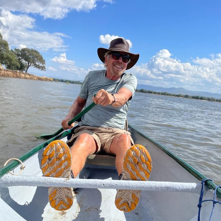 richardbranson's tweet photo. Canoeing down the Zambezi River – from hippos to elephants, an incredible conservation trip: https://t.co/jecvW7NfCN https://t.co/mo7Myq2gqB