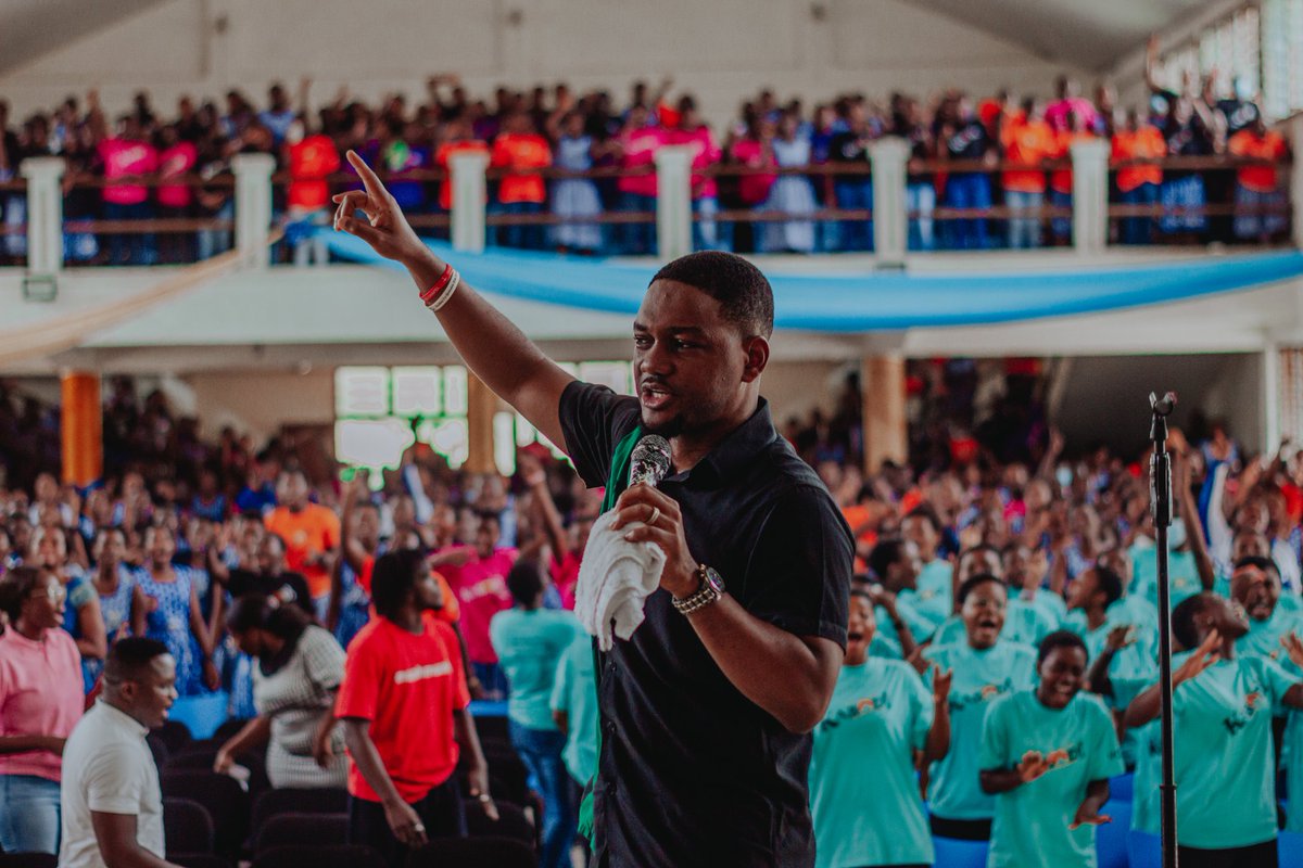 Wmg_rci's tweet photo. On Saturday, the WMG High School Tour found itself at the St Mary's Senior High School. The lives of the students were transformed through the spiritual message from Rev Paapa.
It was all joy.
#rosagh
#ROSATour
#WMGCamp https://t.co/qAQih7ubN9
