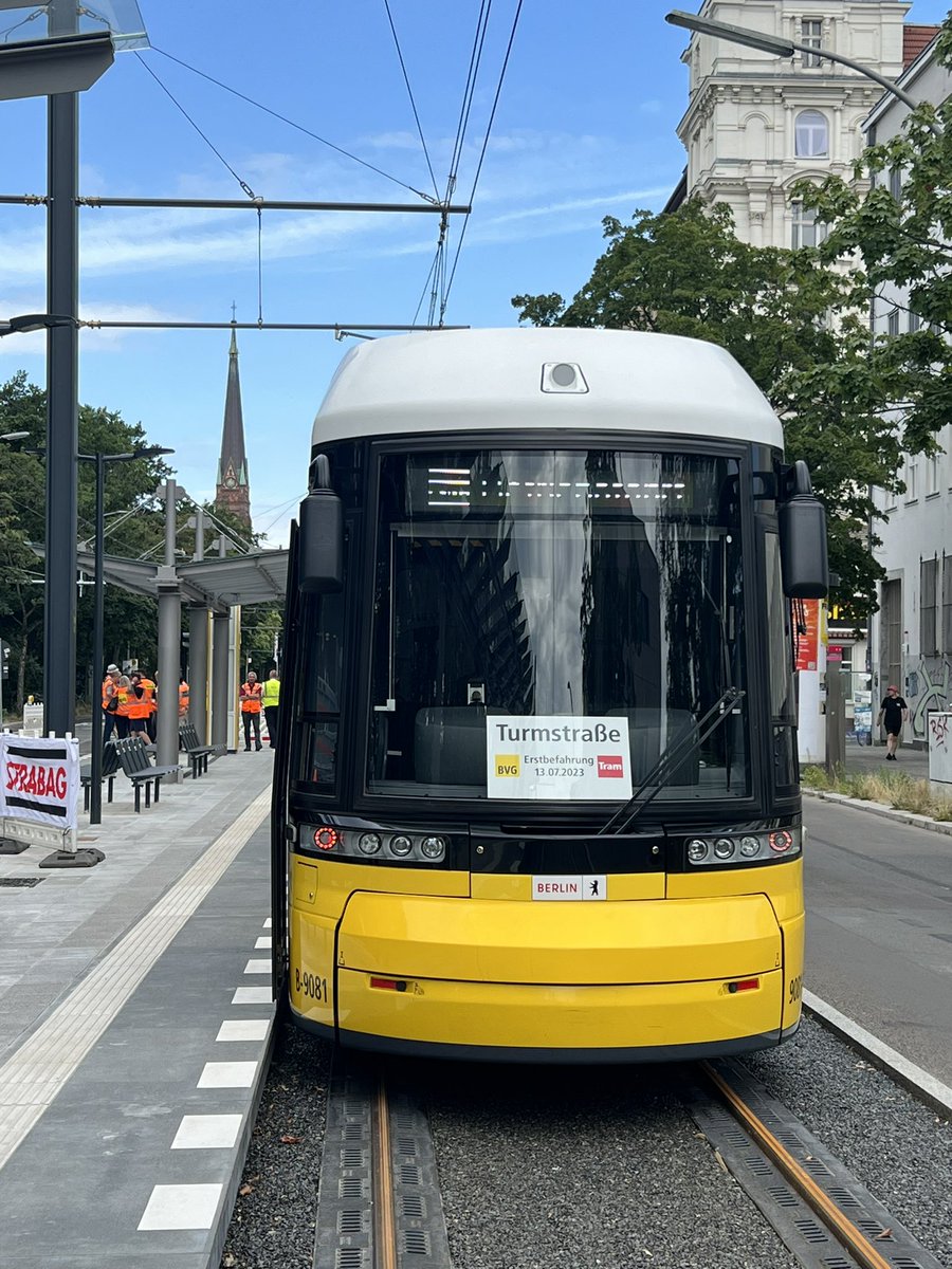 tramathon's tweet photo. Today was the day: the first #tram ever at the new tracks to #Turmstrasse ! Extension opens in September for route #M10 but test runs started today ! GTZ6 #2237 started and Flexity F8Z #9081 followed right afterwards 🚃💨
@BVG_Tram https://t.co/8t4zurYbmL