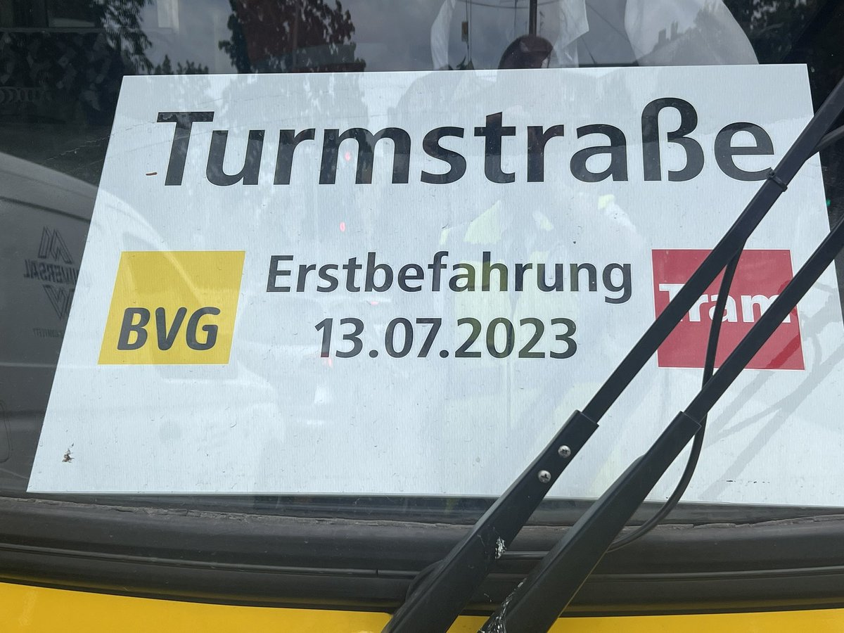 tramathon's tweet photo. Today was the day: the first #tram ever at the new tracks to #Turmstrasse ! Extension opens in September for route #M10 but test runs started today ! GTZ6 #2237 started and Flexity F8Z #9081 followed right afterwards 🚃💨
@BVG_Tram https://t.co/8t4zurYbmL