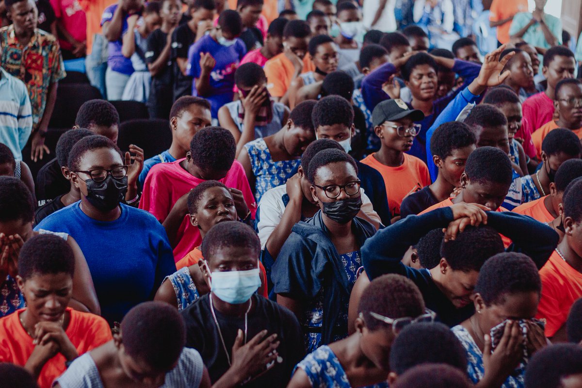 Wmg_rci's tweet photo. On Saturday, the WMG High School Tour found itself at the St Mary's Senior High School. The lives of the students were transformed through the spiritual message from Rev Paapa.
It was all joy.
#rosagh
#ROSATour
#WMGCamp https://t.co/qAQih7ubN9