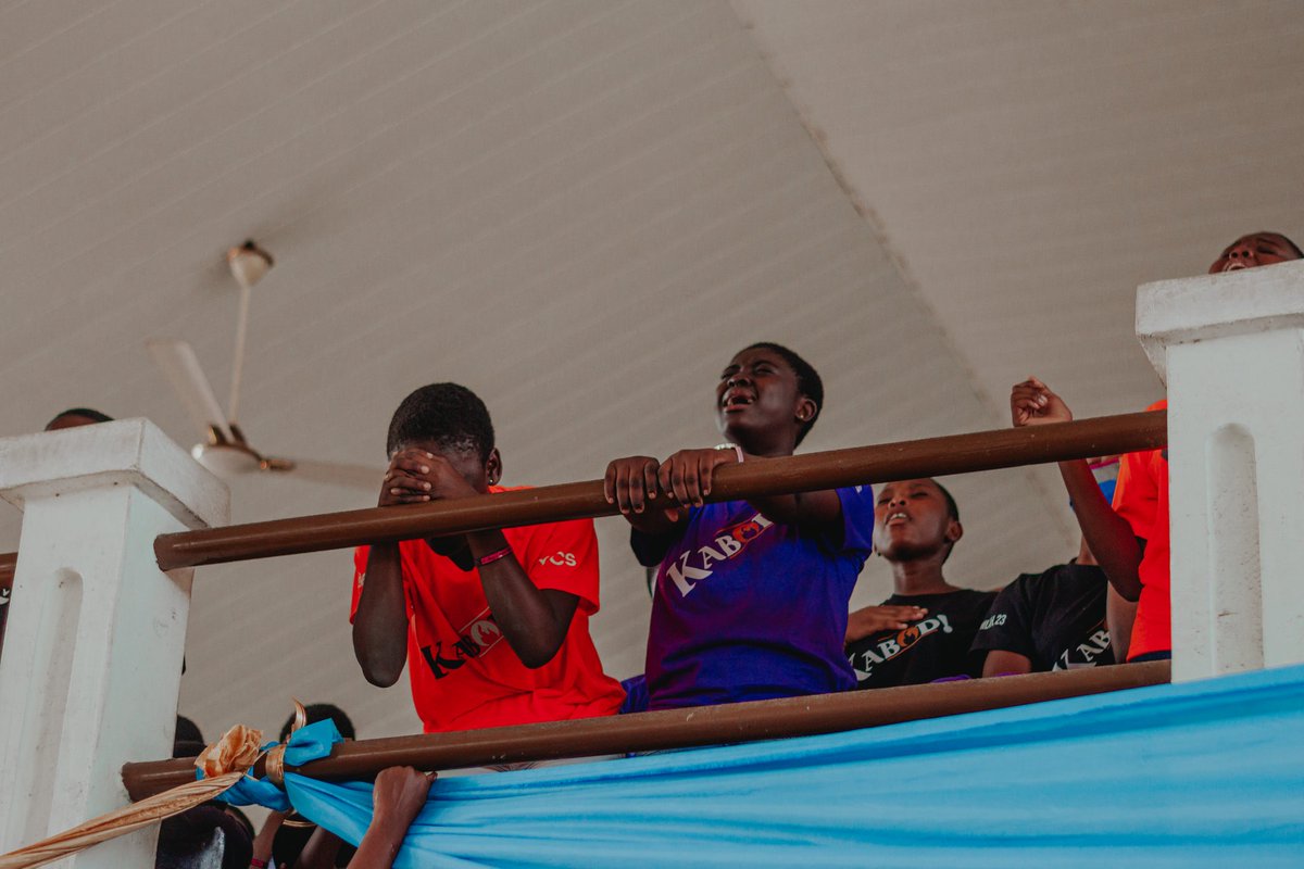 Wmg_rci's tweet photo. On Saturday, the WMG High School Tour found itself at the St Mary's Senior High School. The lives of the students were transformed through the spiritual message from Rev Paapa.
It was all joy.
#rosagh
#ROSATour
#WMGCamp https://t.co/qAQih7ubN9