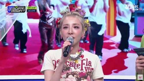 SandaraBarCHINA's tweet photo. DARA DARA NOLZA👏🏻

#SandaraPark #산다라박 #FESTIVAL https://t.co/MeK8q1xiHI
