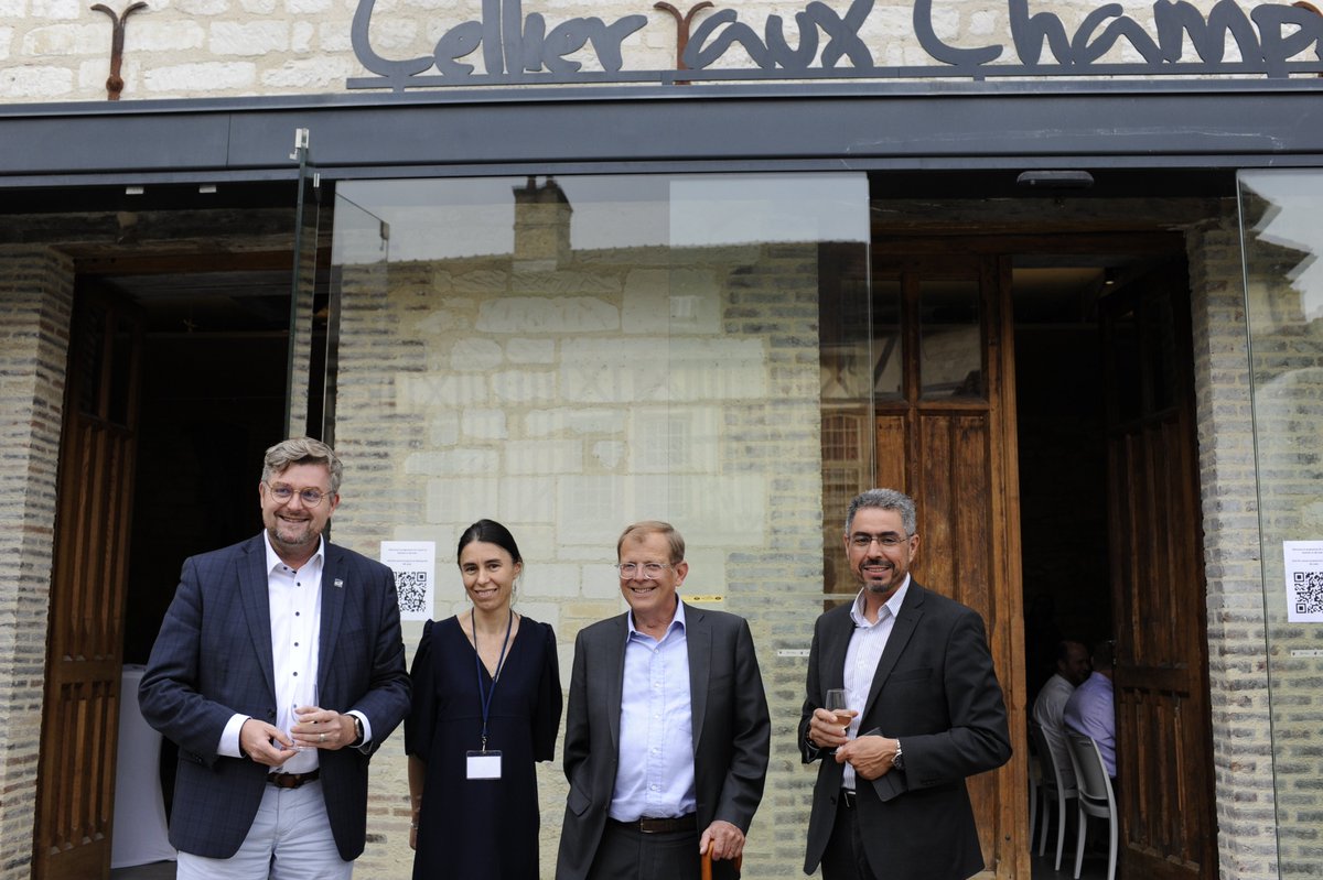 JGuyTroyes10's tweet photo. Retour en 📸 sur temps convivialité et échanges avec les recteurs et représentants #partenaires #EUt+ 🇪🇺 !
Welcome Drink et concert étaient au programme dans cadre prestigieux du Cellier St Pierre près Cathédrale #Troyes. #TroyesWeek #EUTech @UTTroyes  @EuropUnivTech @MaumyMyriam https://t.co/2r4yXj3MPZ
