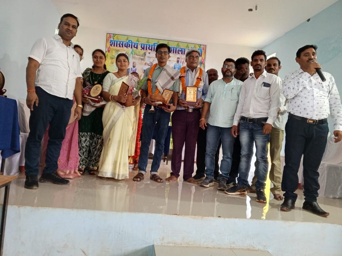 #छग_प्राथमिक_विद्यालयों_में_शिक्षक
<a href="/GovernorCG/">Governor Chhattisgarh</a>
<a href="/bhupeshbaghel/">Bhupesh Baghel</a> 
<a href="/Drpremsaisingh/">Dr. Premsai Singh</a> 
 प्राथमिक शालाओं में शिक्षकों की कमी पूरा करने वैकल्पिक व्यवस्था के लिए डीएड/बीएड प्रशिक्षुओं व मिडिल स्कूलों में अतिशेष उच्च वर्ग शिक्षकों या बेरोजगारी भत्ता प्राप्त बेरोजगारों को समायोजित किया जाएं।